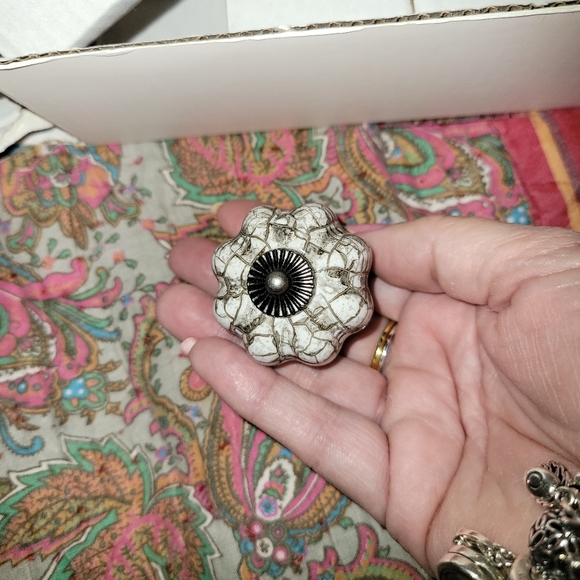 Drawer pulls very nice heavy artistic looking 10 - Picture 3 of 10